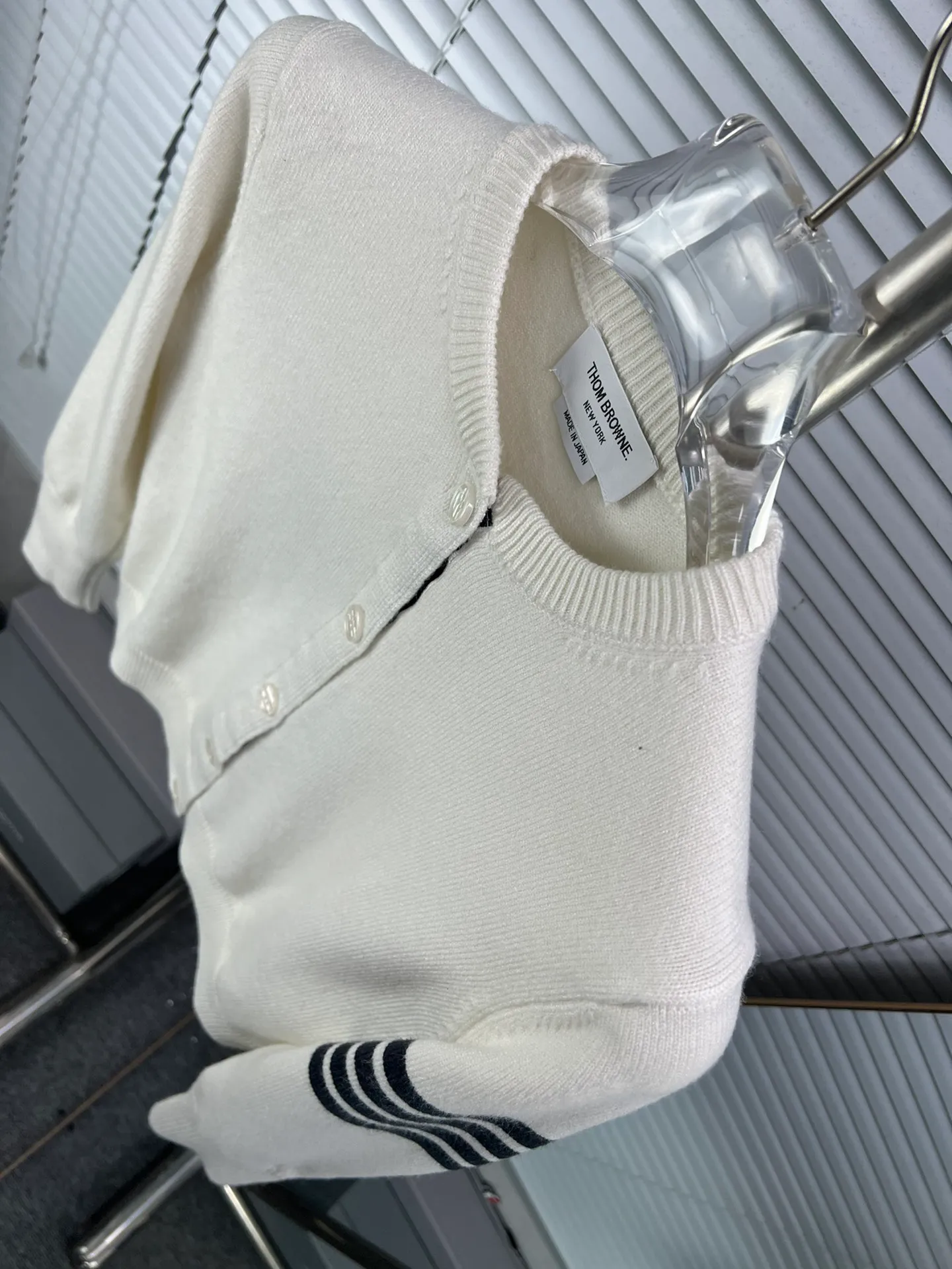 THOM BROWNE🇳🇱 ， ；Classic ， ； ， ； ， Quality ； ， - ** ：** - ** ：** - ** : **Navy Blue Gray White - **Sizes: **0.1.2.（S.M.L）